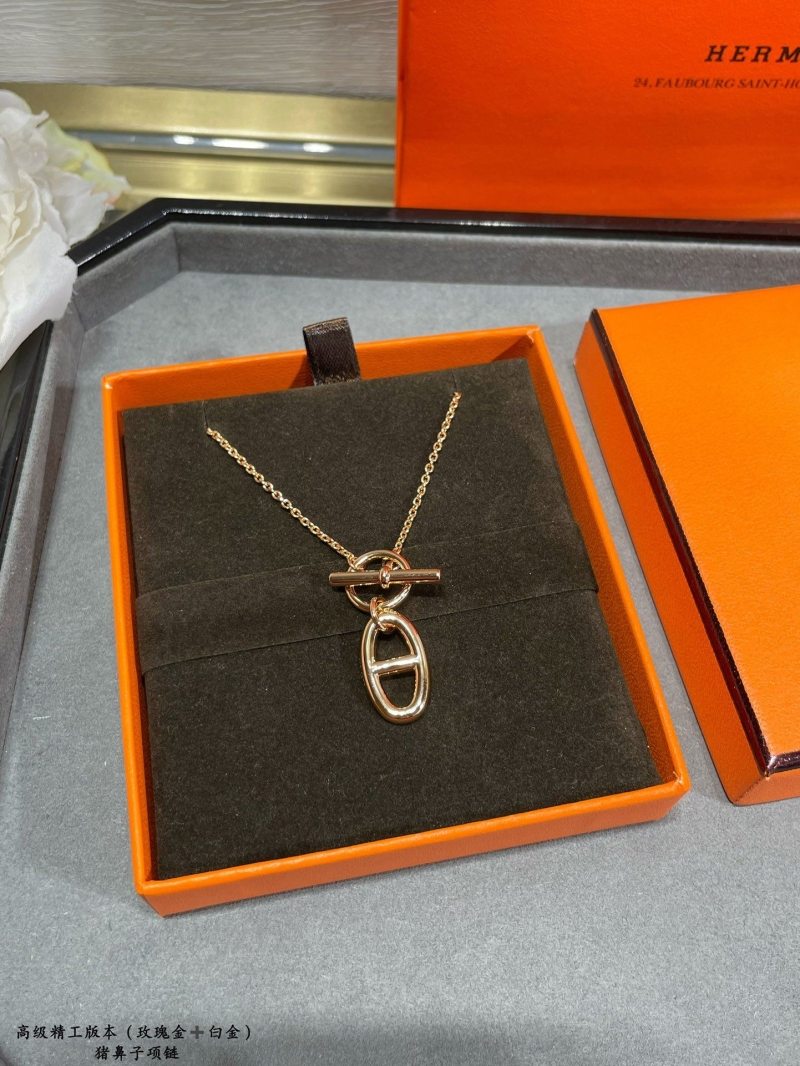 H**me5 necklaces